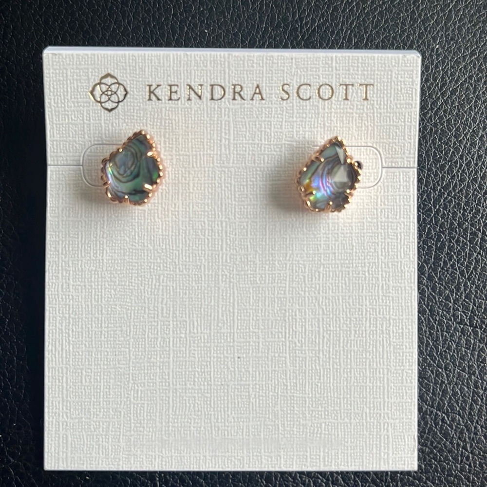 Kendra scott earrings. Brand new